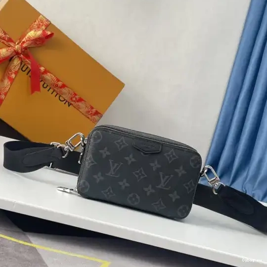 LOUIS Wearable VUITTON Wallet Alpha 0527
